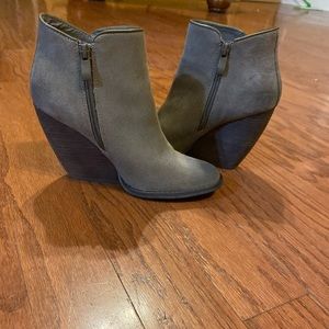Winter boots